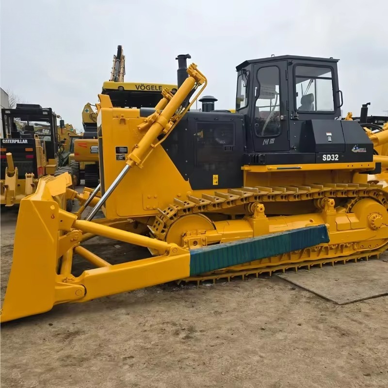 بلدوزر مجنزر SEM818F بقوة 180  - مراجعة Heavy Equipment Work وسعره